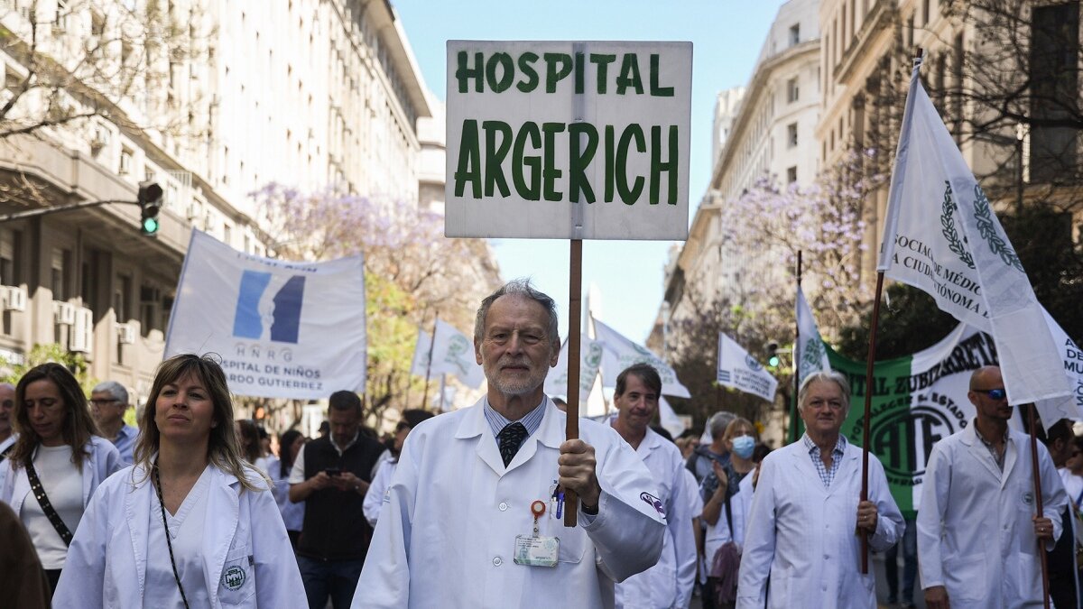 médico marcha paro médicos