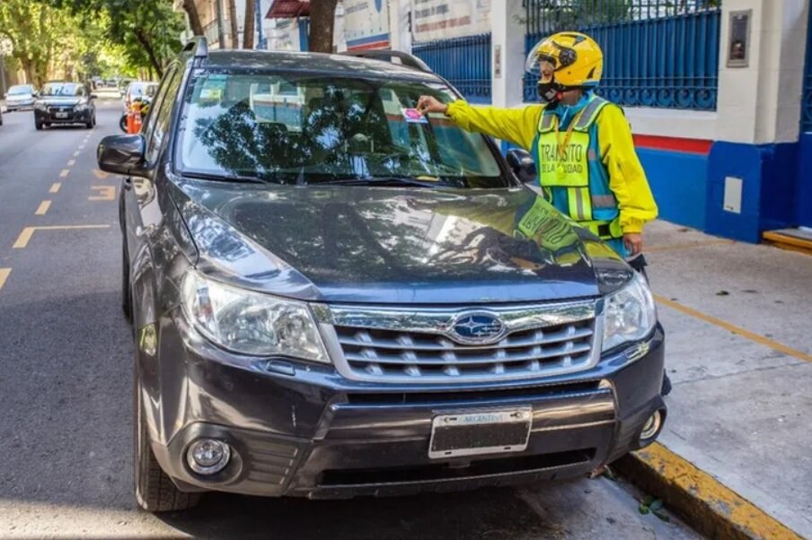 estacionamiento estacionado multa