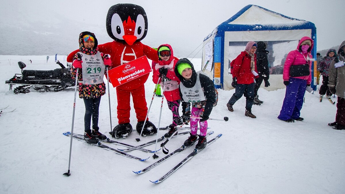 Ushuaia nieve turistas turismo vacaciones invierno